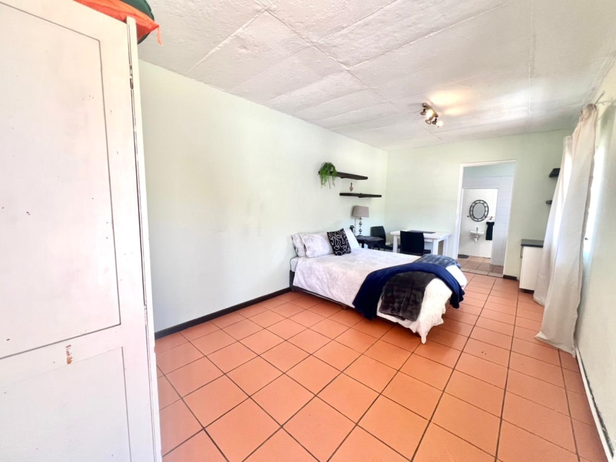 5 Bedroom Property for Sale in Paradise Beach Eastern Cape